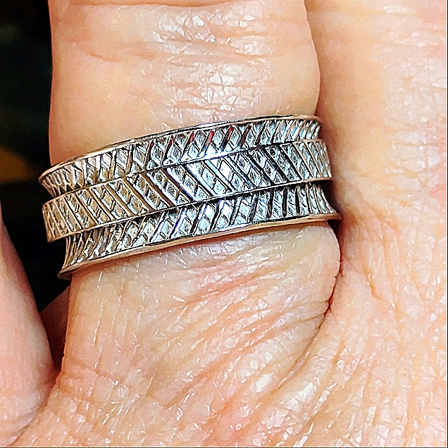 Lowest Pricekris Kros Sterling Silver Spinner Ring. Size 9